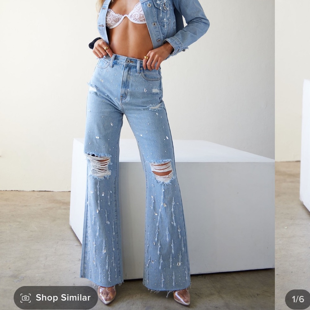 NWT embellished wide leg denim jeans